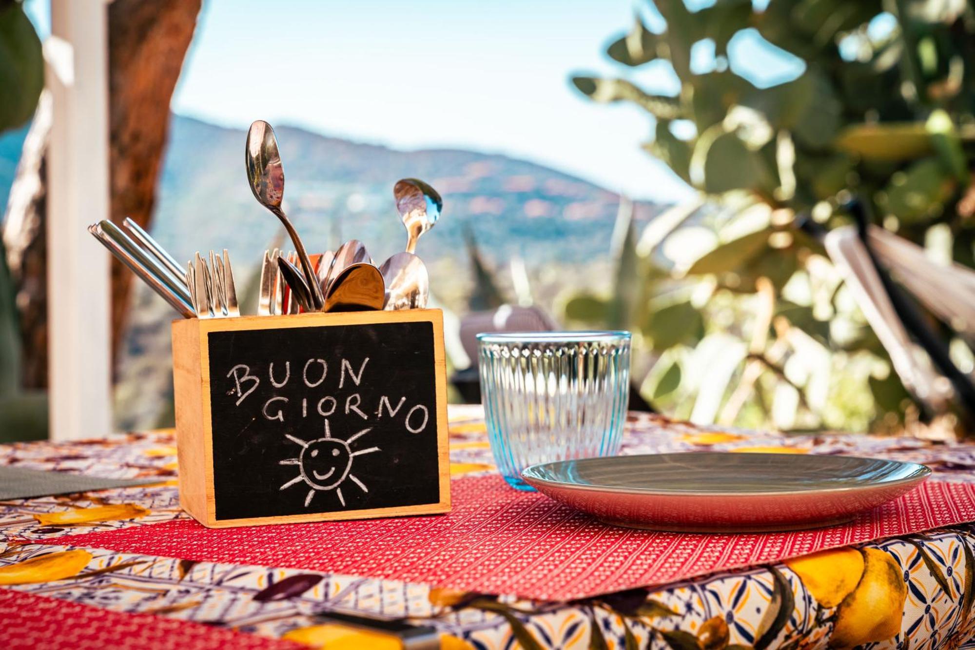 Villa Bella Salmagi - Surya Sardinia Holidays & Yoga Capitana Luaran gambar