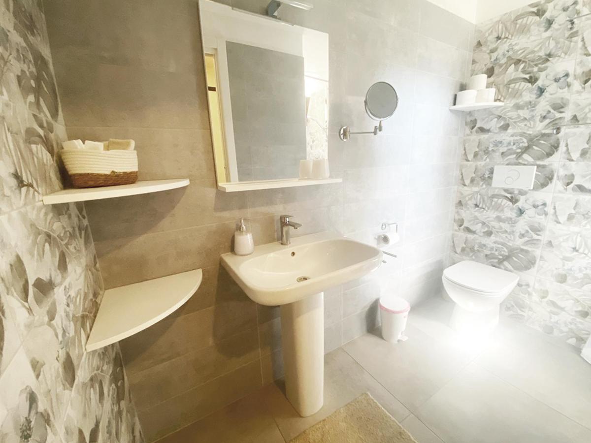 Villa Bella Salmagi - Surya Sardinia Holidays & Yoga Capitana Bilik gambar